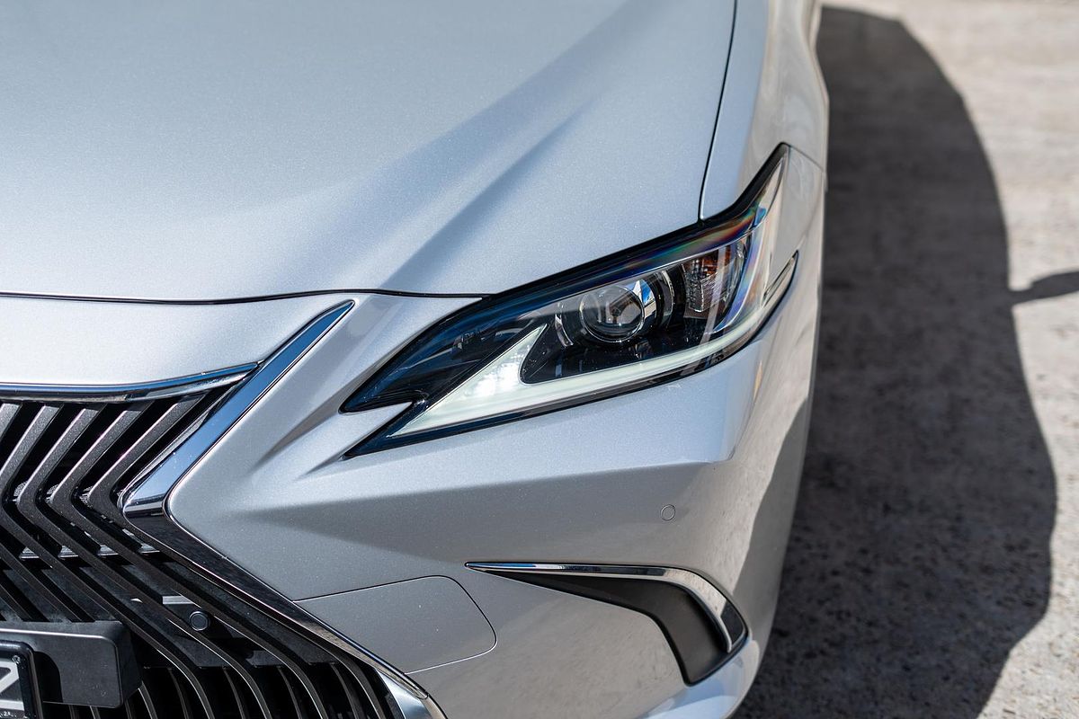 2019 Lexus ES ES300h Luxury AXZH10R