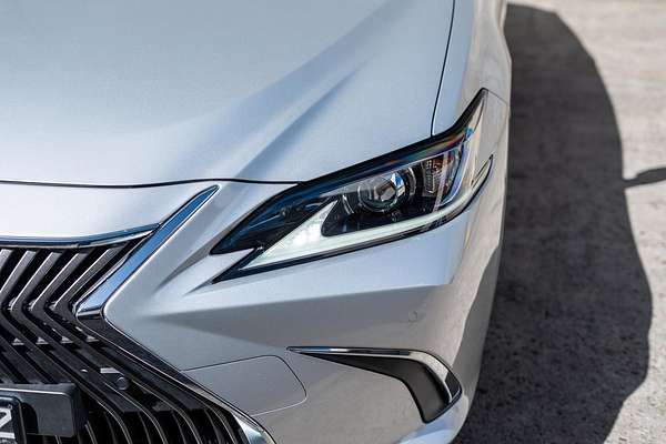 2019 Lexus ES ES300h Luxury AXZH10R