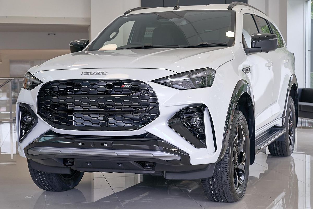 2025 Isuzu MU-X X-TERRAIN