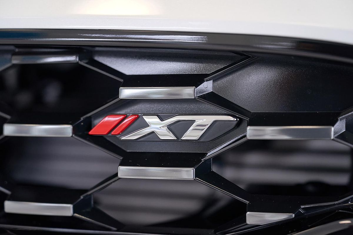 2025 Isuzu MU-X X-TERRAIN