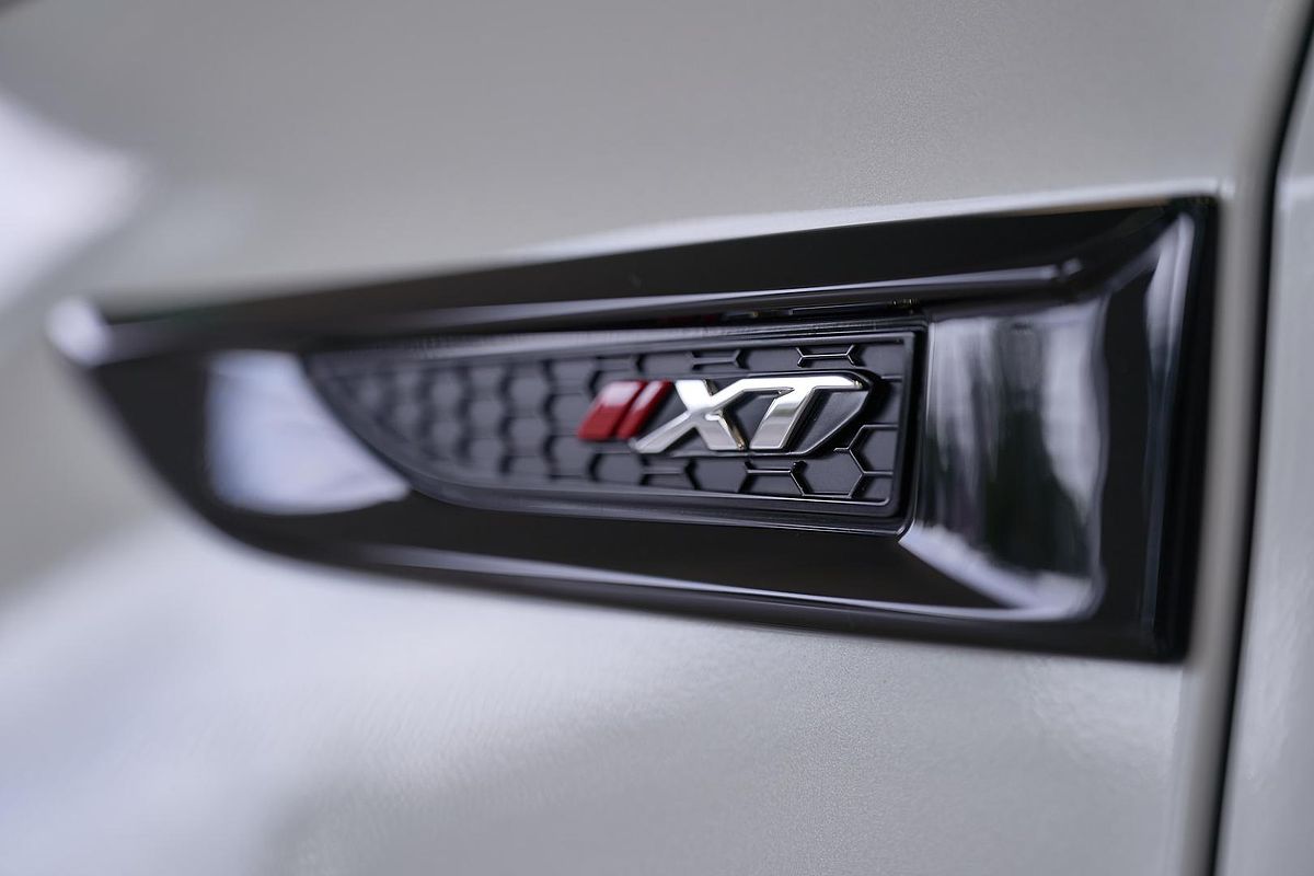 2025 Isuzu MU-X X-TERRAIN
