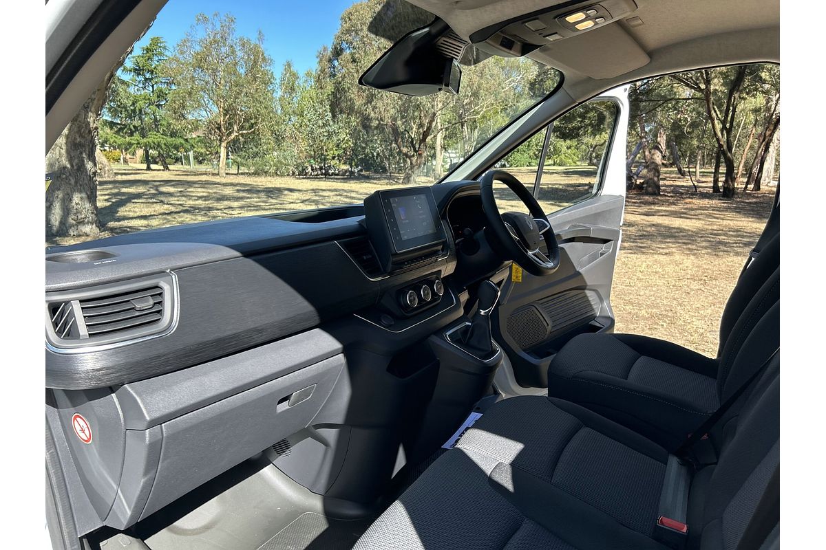 2025 Renault Trafic Crew Pro X82 LWB