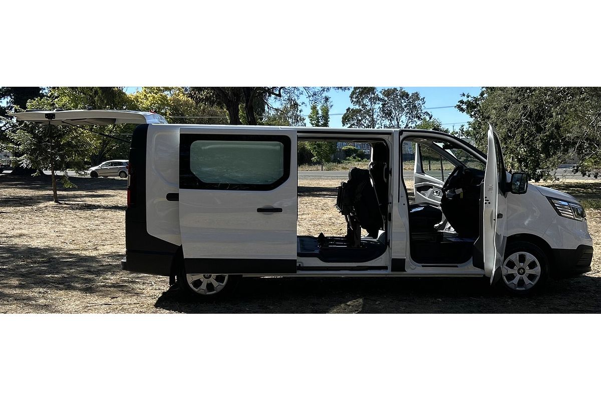 2025 Renault Trafic Crew Pro X82 LWB