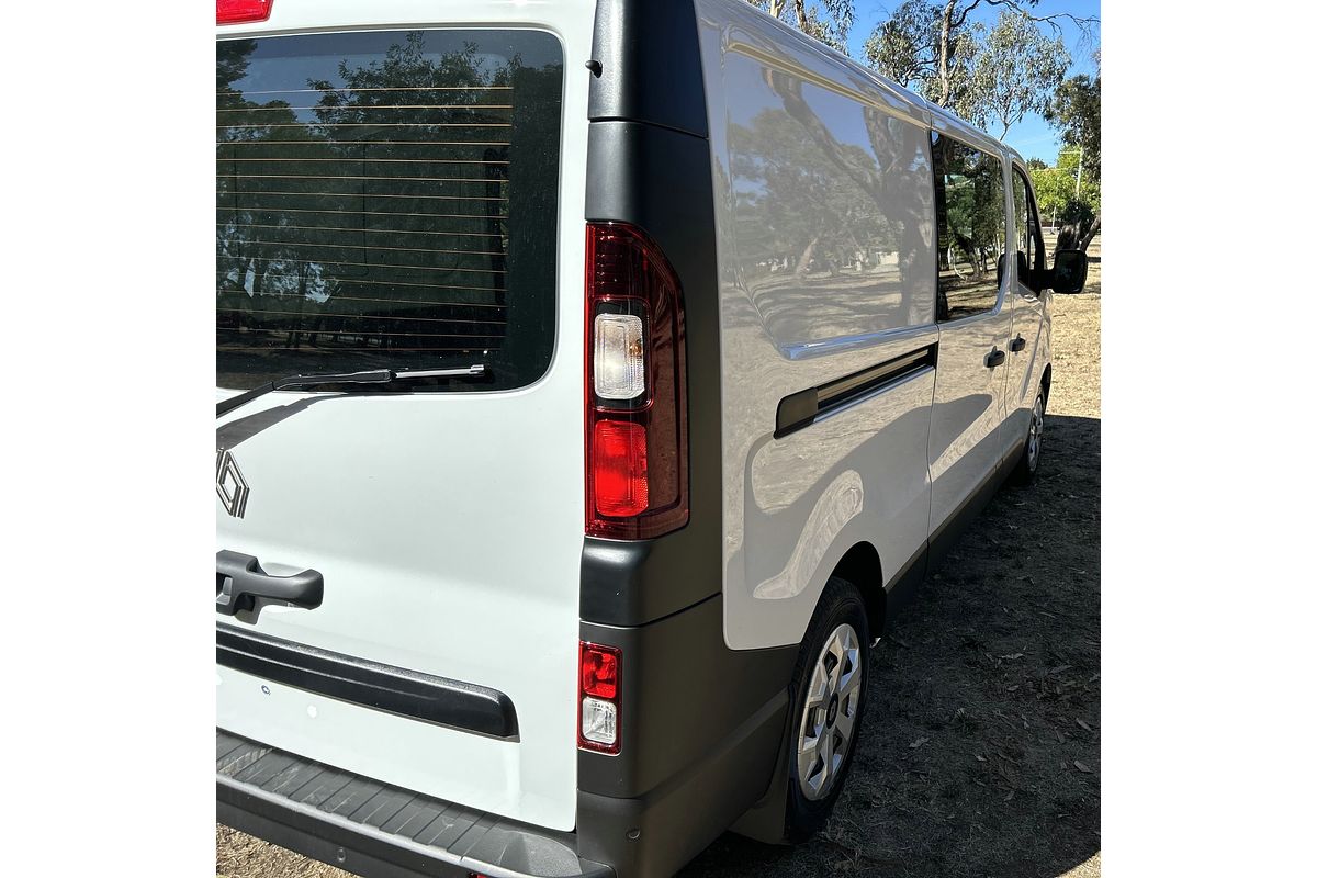 2025 Renault Trafic Crew Pro X82 LWB
