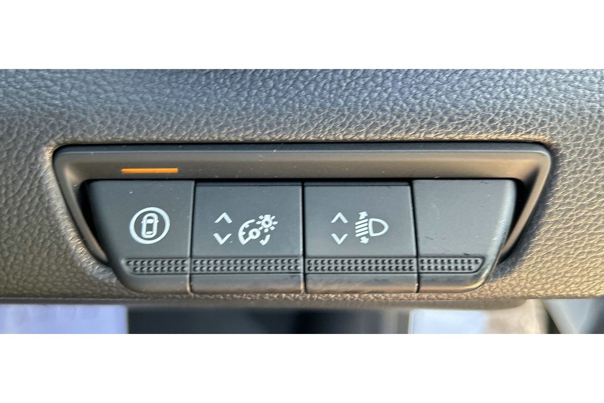 2025 Renault Trafic Crew Pro X82 LWB