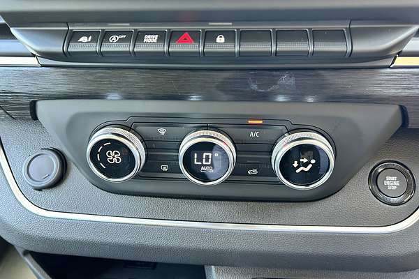2025 Renault Trafic Crew Lifestyle X82 LWB