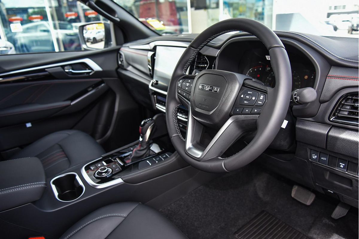 2025 Isuzu MU-X X-TERRAIN