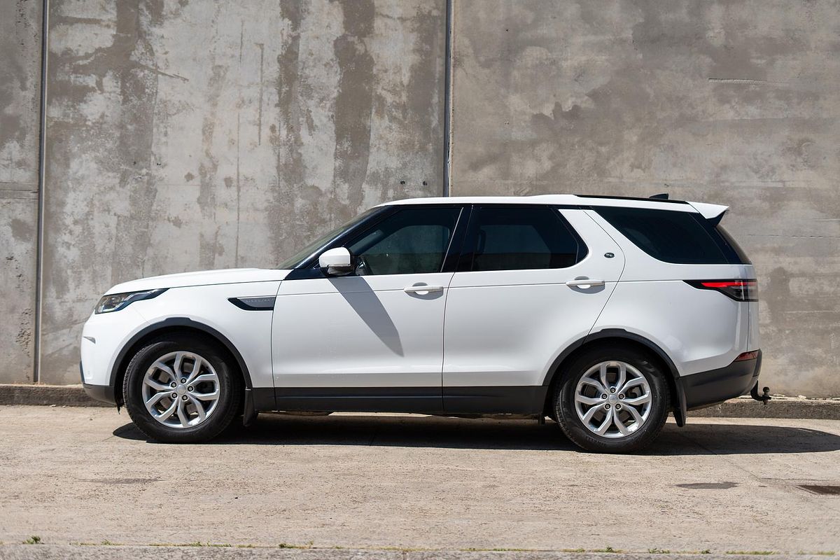 2017 Land Rover Discovery TD6 SE Series 5