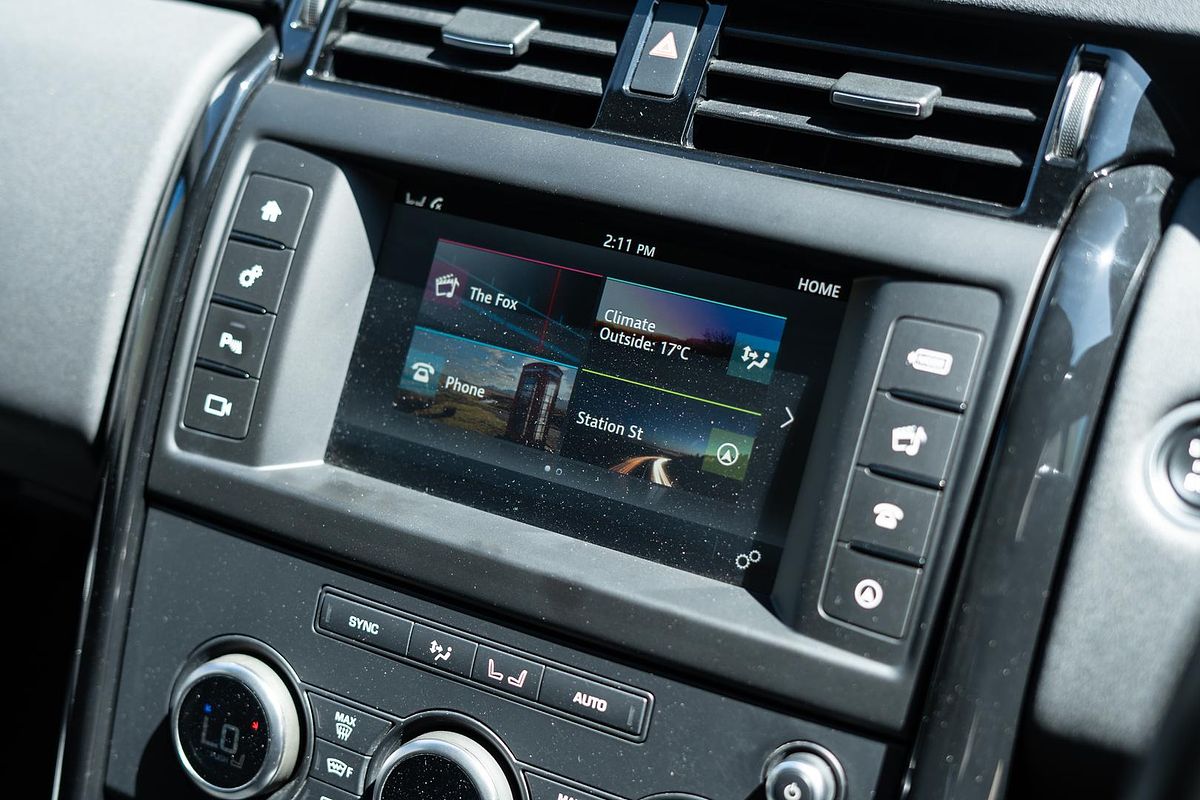 2017 Land Rover Discovery TD6 SE Series 5