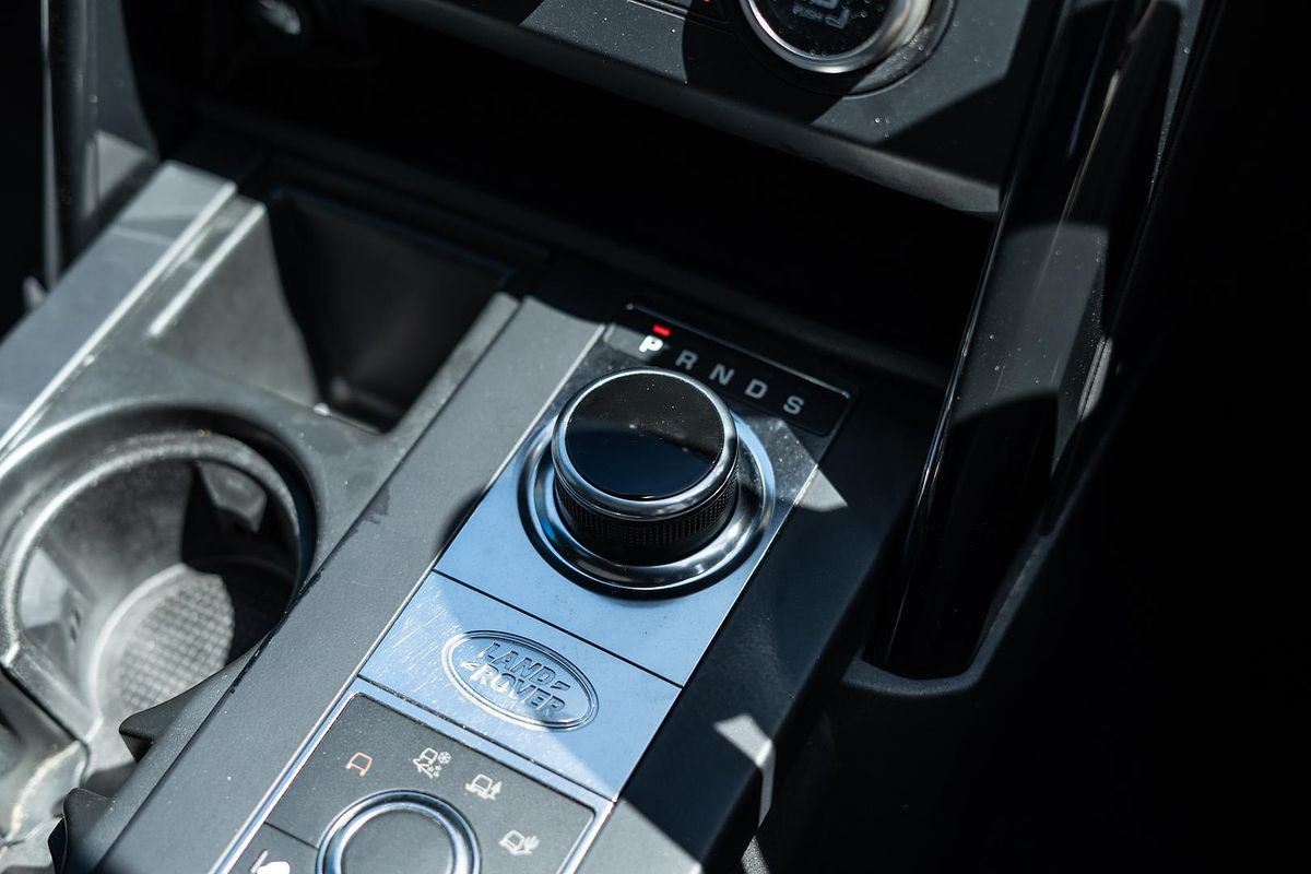 2017 Land Rover Discovery TD6 SE Series 5