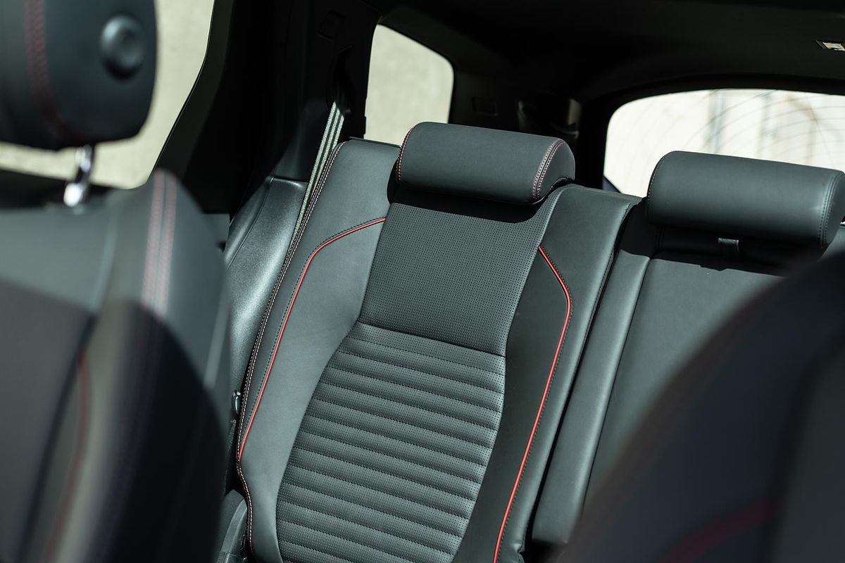 2022 Land Rover Discovery Sport P250 R-Dynamic HSE L550