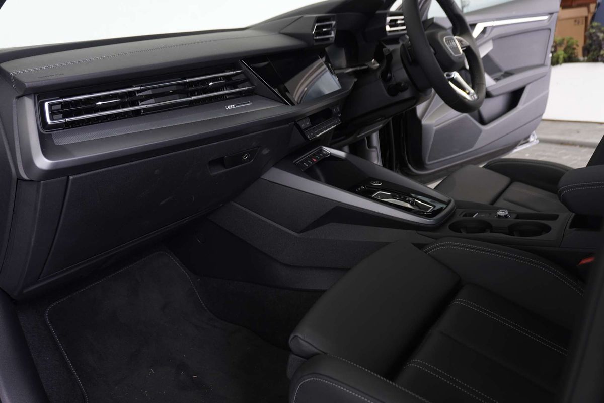 2024 Audi A3 35 TFSI S line GY