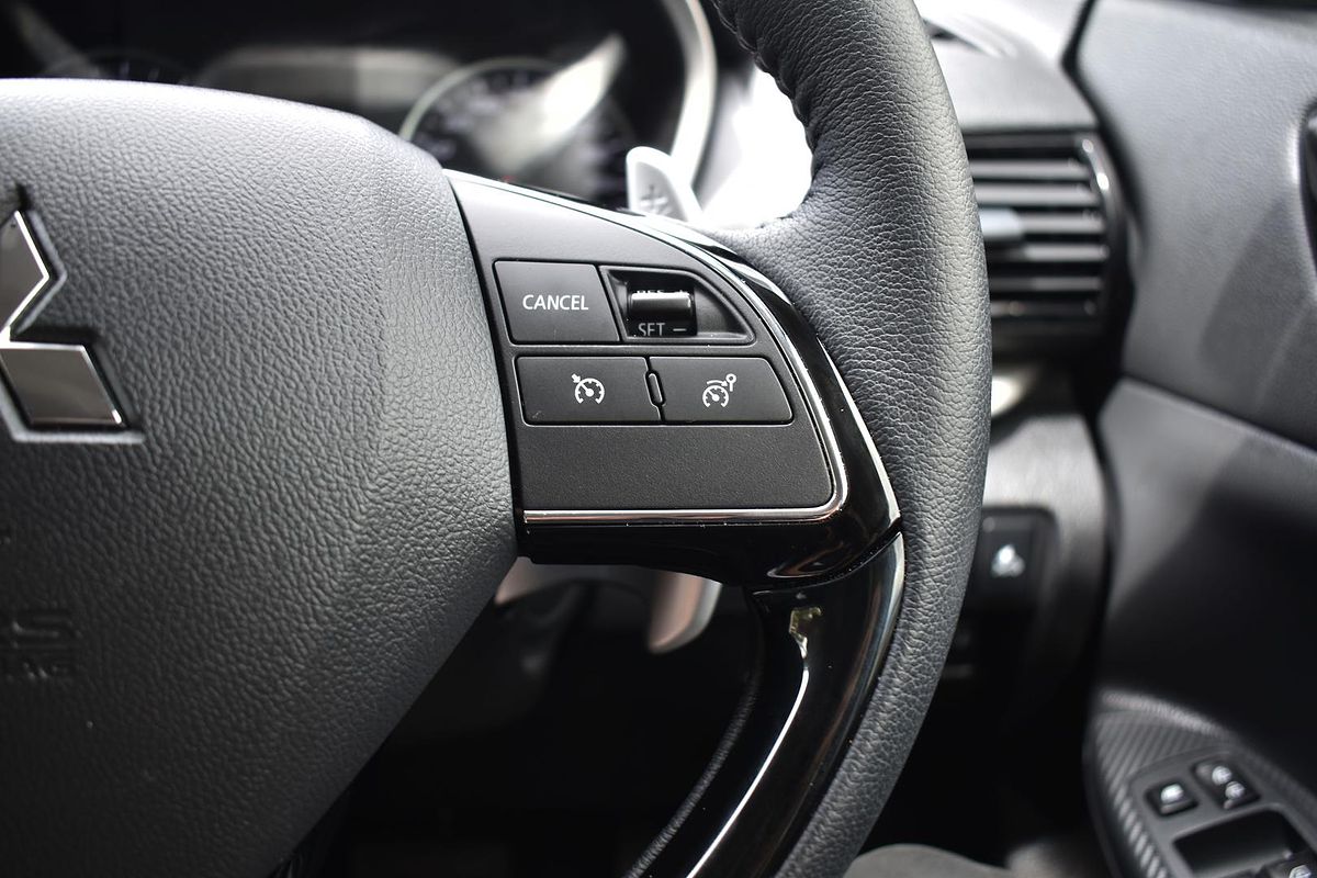 2023 Mitsubishi Eclipse Cross LS YB