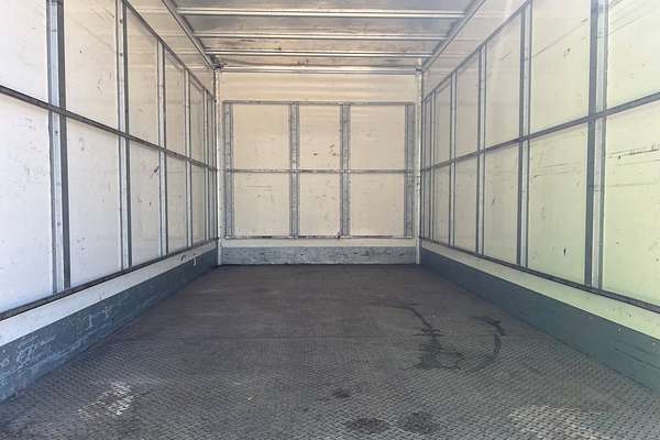 2017 Hino 300 Series 616  4x2