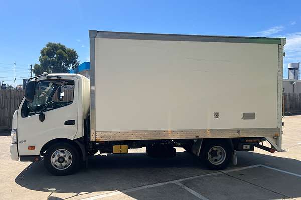 2017 Hino 300 Series 616  4x2