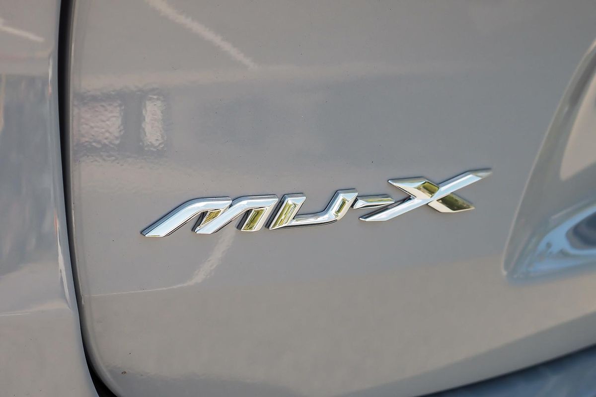 2025 Isuzu MU-X X-TERRAIN