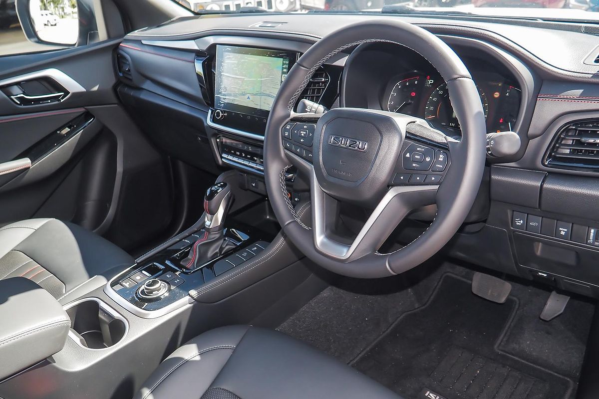 2025 Isuzu MU-X X-TERRAIN