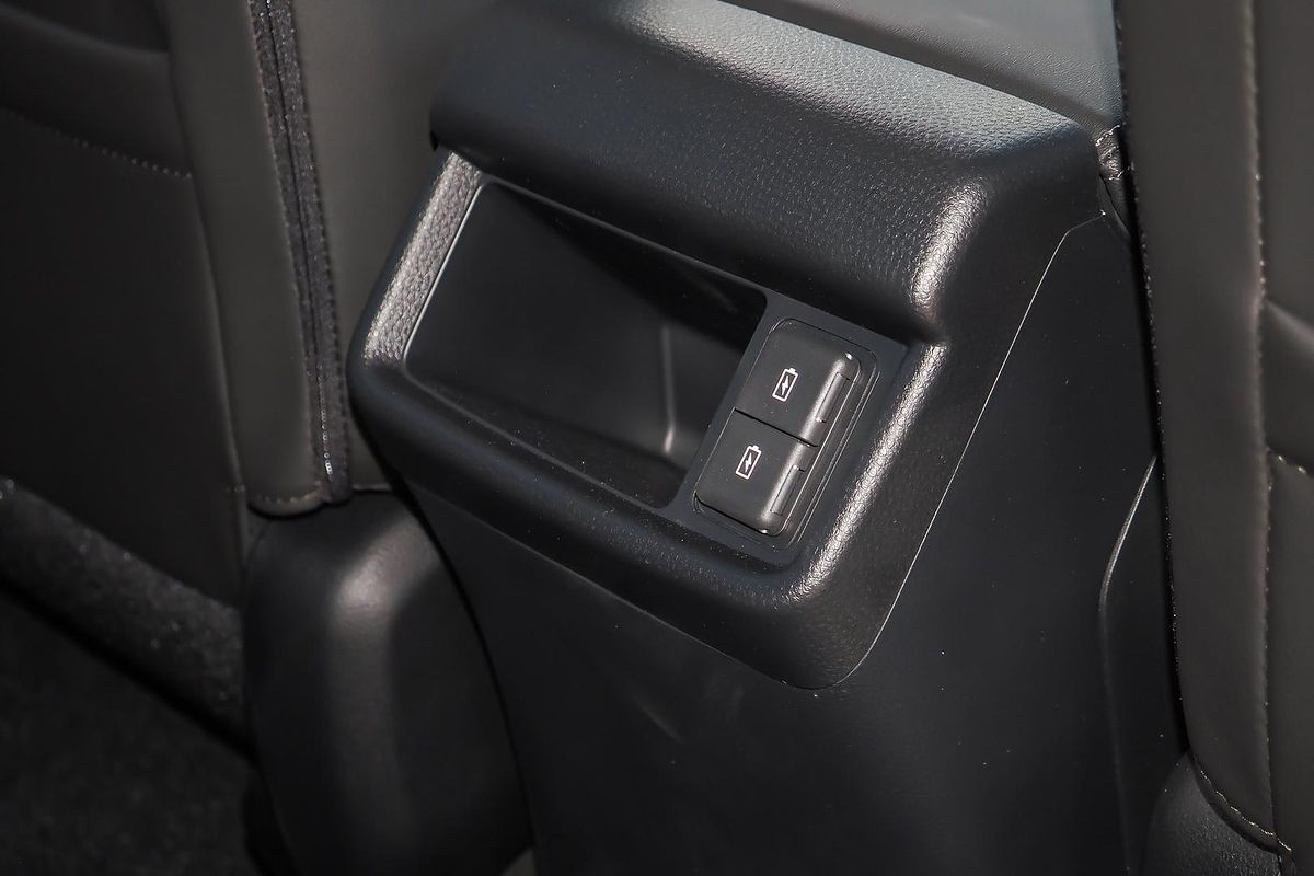 2025 Isuzu MU-X X-TERRAIN