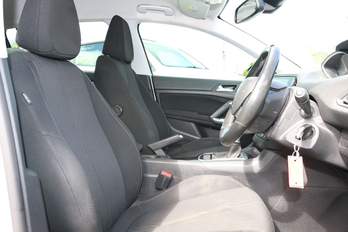 2014 Peugeot 308 Active T9