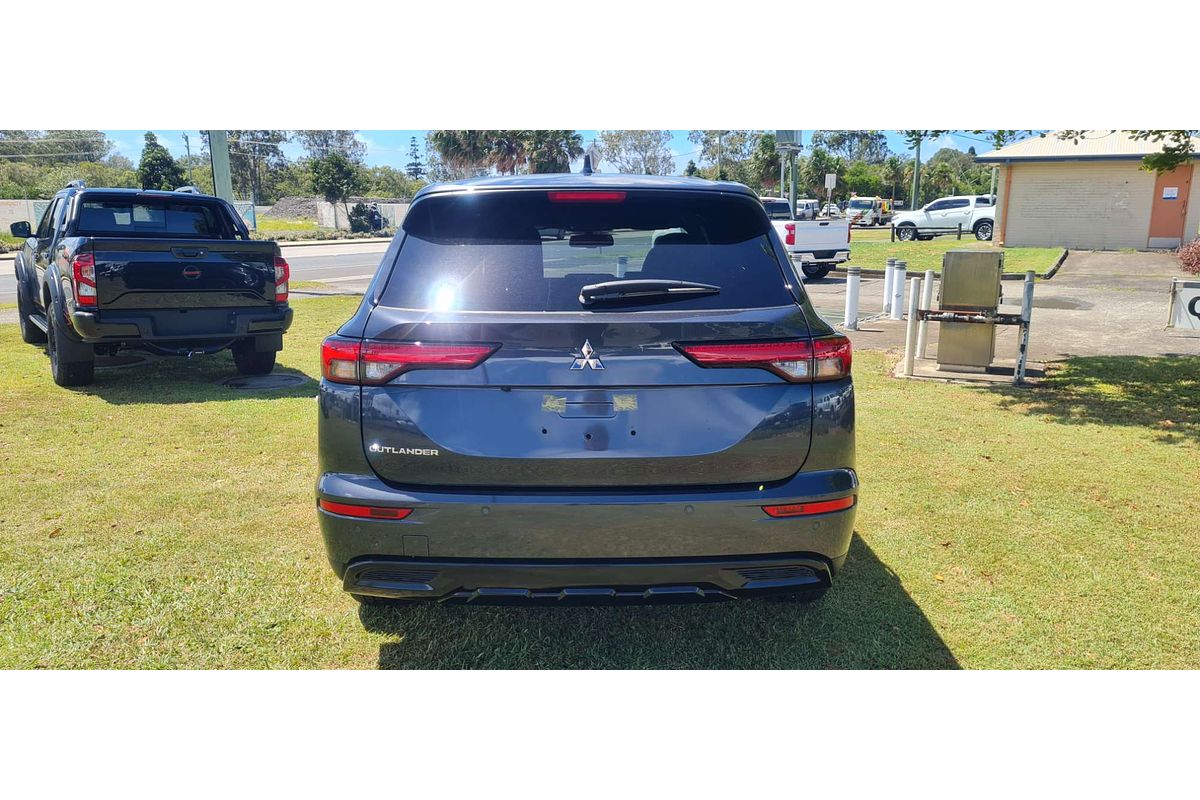 2024 Mitsubishi Outlander LS ZM