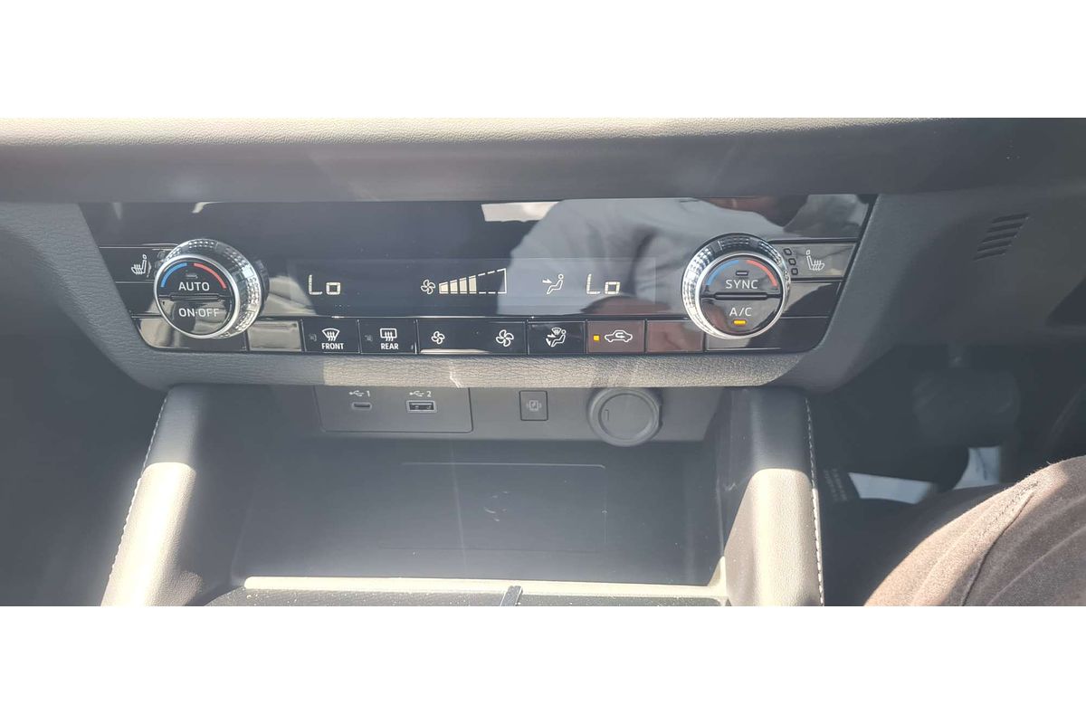 2024 Mitsubishi Outlander LS ZM