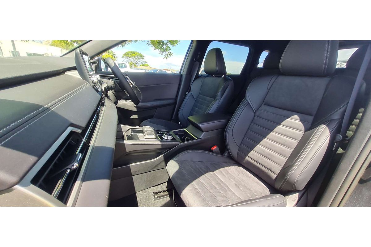2024 Mitsubishi Outlander LS ZM