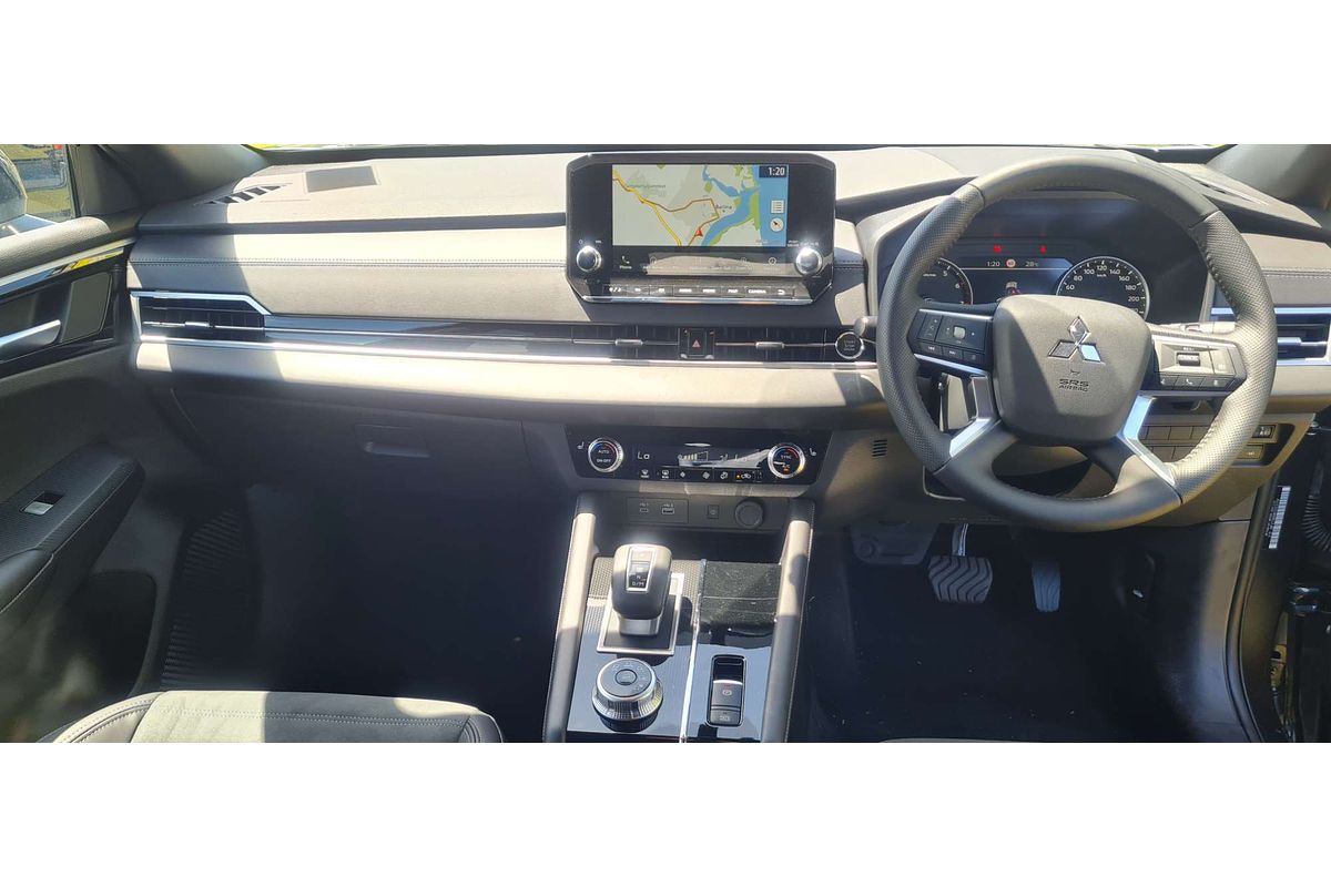 2024 Mitsubishi Outlander LS ZM