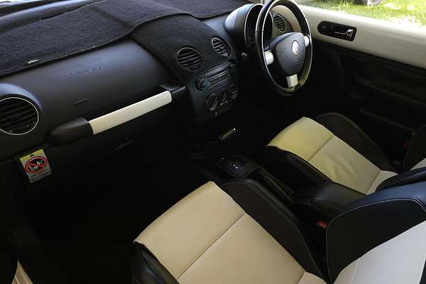 2008 Volkswagen Beetle Anniversary Edition 9C