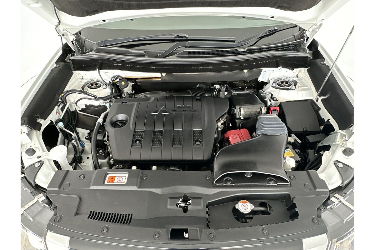 2020 Mitsubishi Outlander Exceed ZL