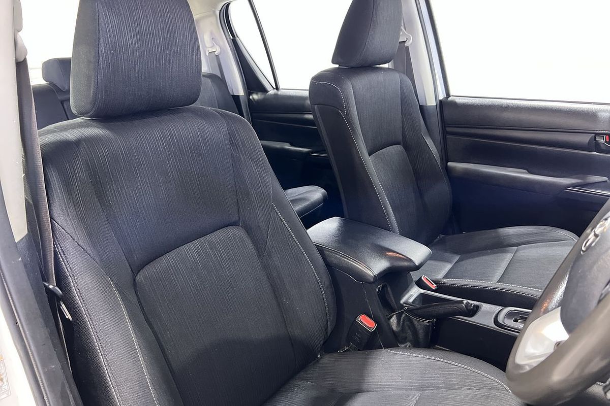 2020 Toyota Hilux SR GUN126R 4X4