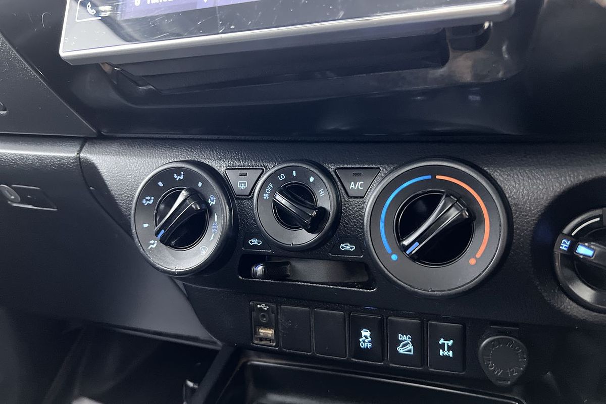 2020 Toyota Hilux SR GUN126R 4X4