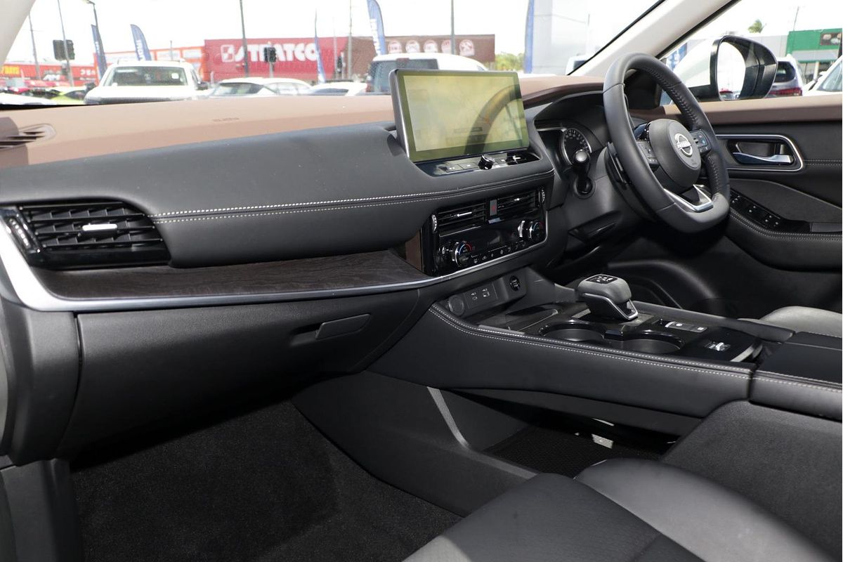 2024 Nissan X-TRAIL ST-L T33