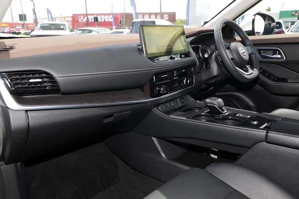 2024 Nissan X-TRAIL ST-L T33