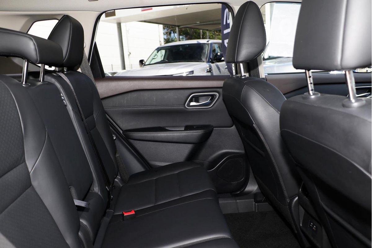2024 Nissan X-TRAIL ST-L T33