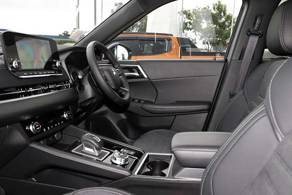 2024 Mitsubishi Outlander Black Edition ZM