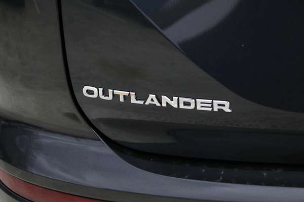 2024 Mitsubishi Outlander Black Edition ZM