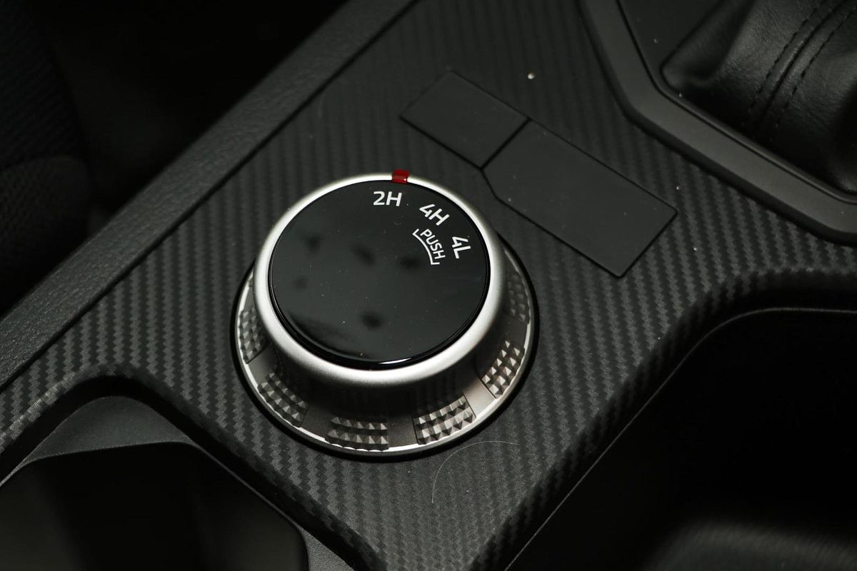 2024 Mitsubishi Triton GLX MV 4X4