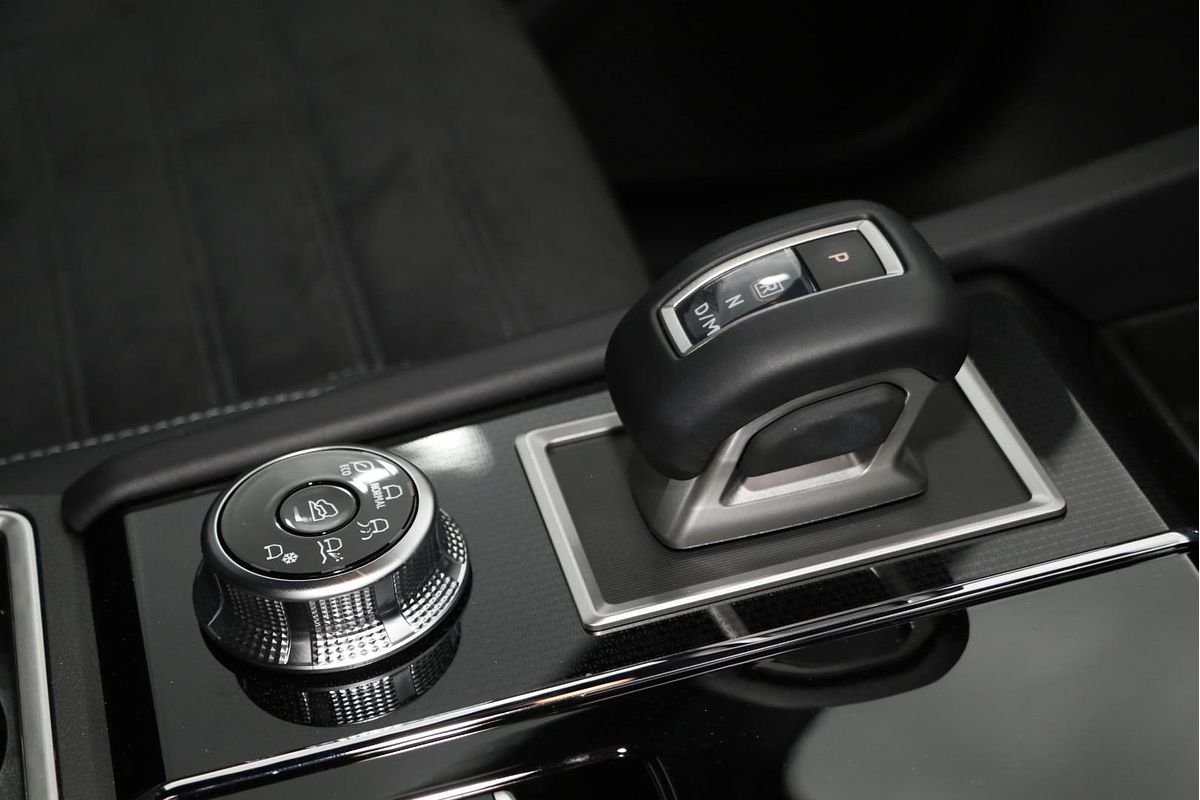 2024 Mitsubishi Outlander Black Edition ZM