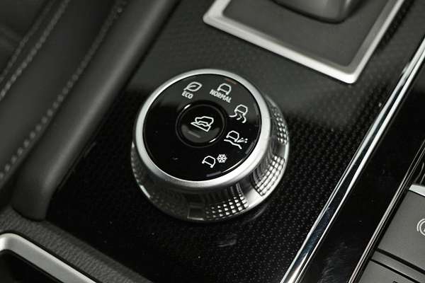 2024 Mitsubishi Outlander Black Edition ZM