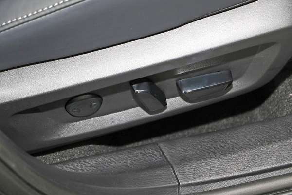 2024 Mitsubishi Outlander Black Edition ZM