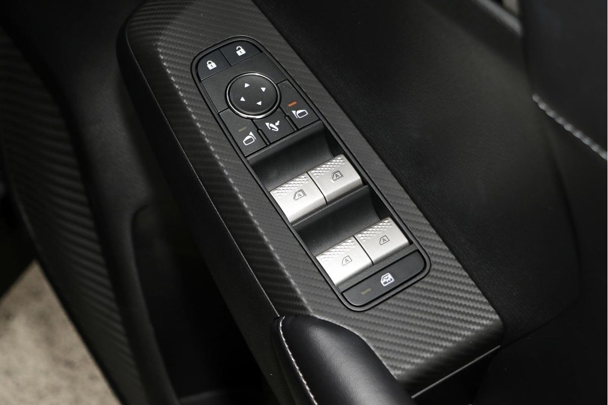 2024 Mitsubishi Outlander Black Edition ZM