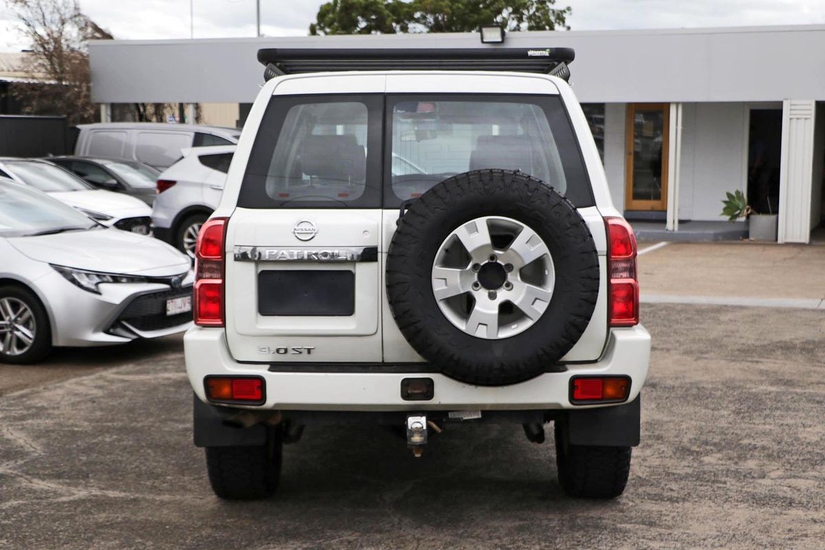 2013 Nissan Patrol ST Y61