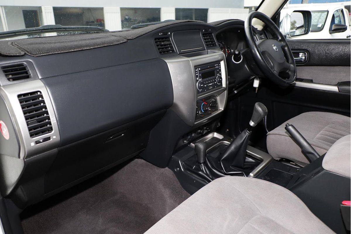 2013 Nissan Patrol ST Y61