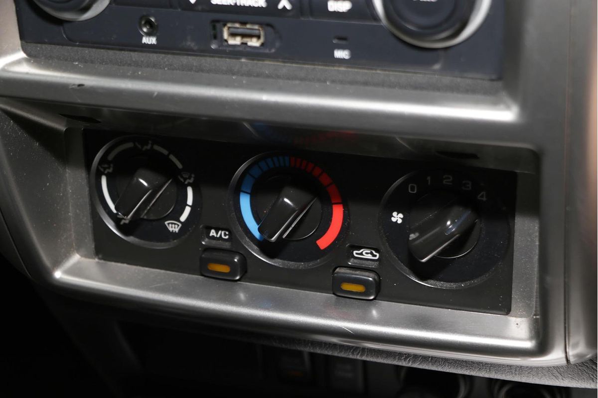 2013 Nissan Patrol ST Y61