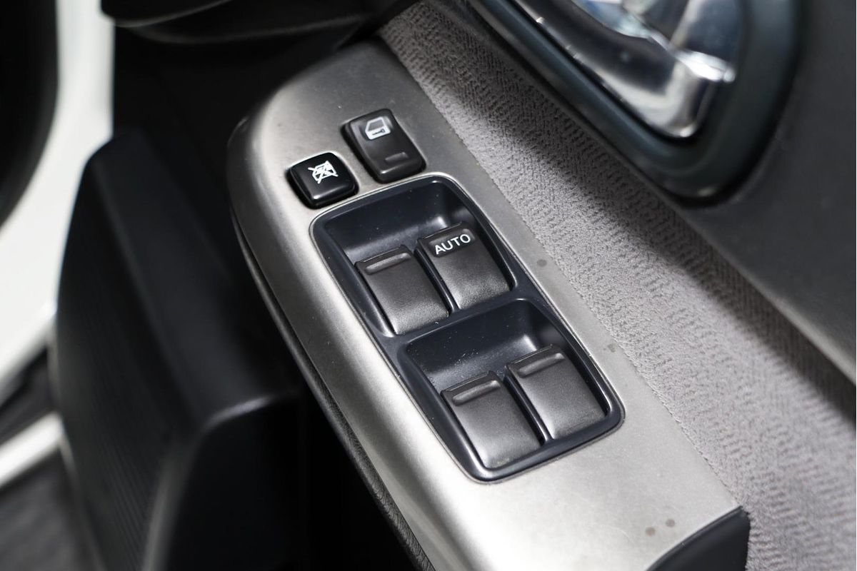 2013 Nissan Patrol ST Y61