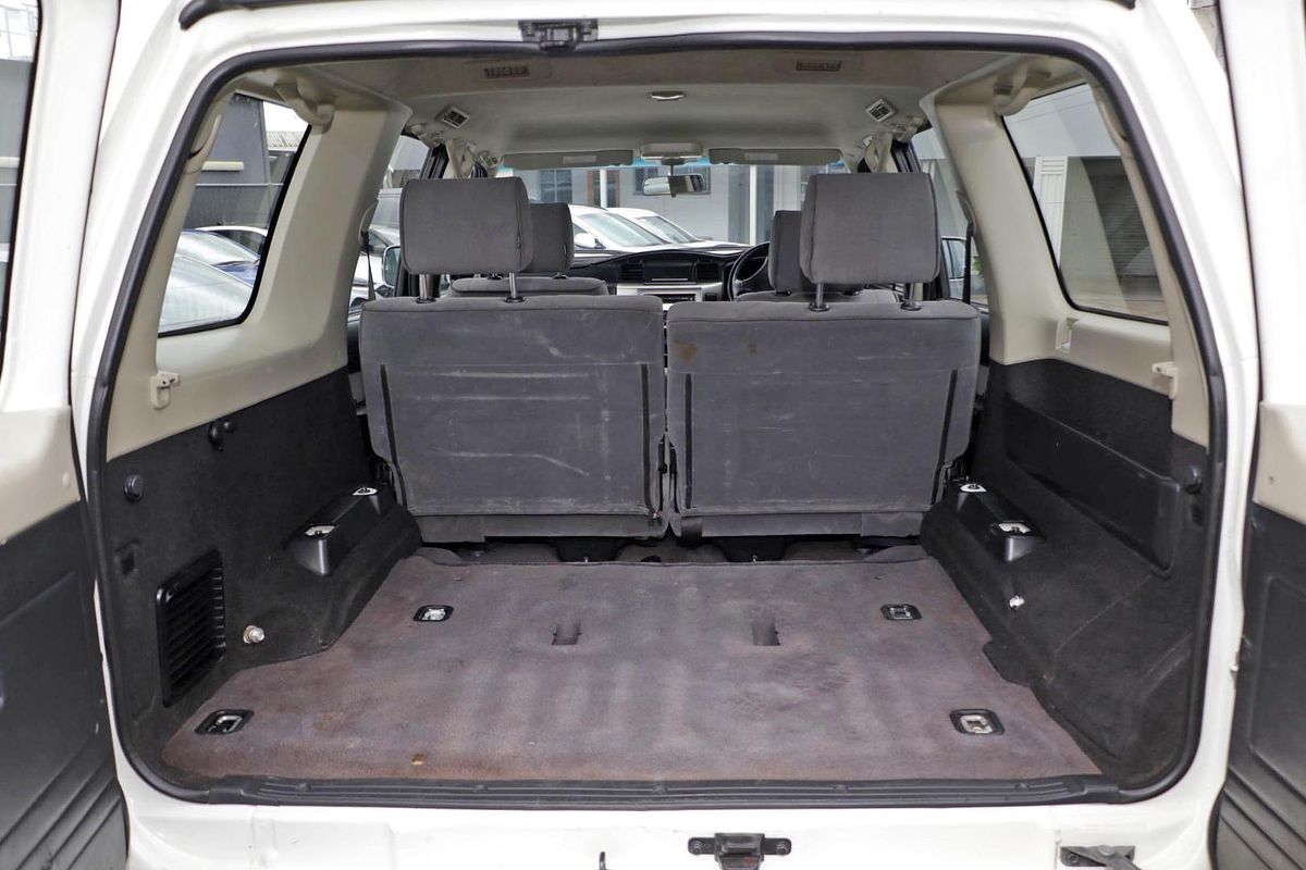 2013 Nissan Patrol ST Y61