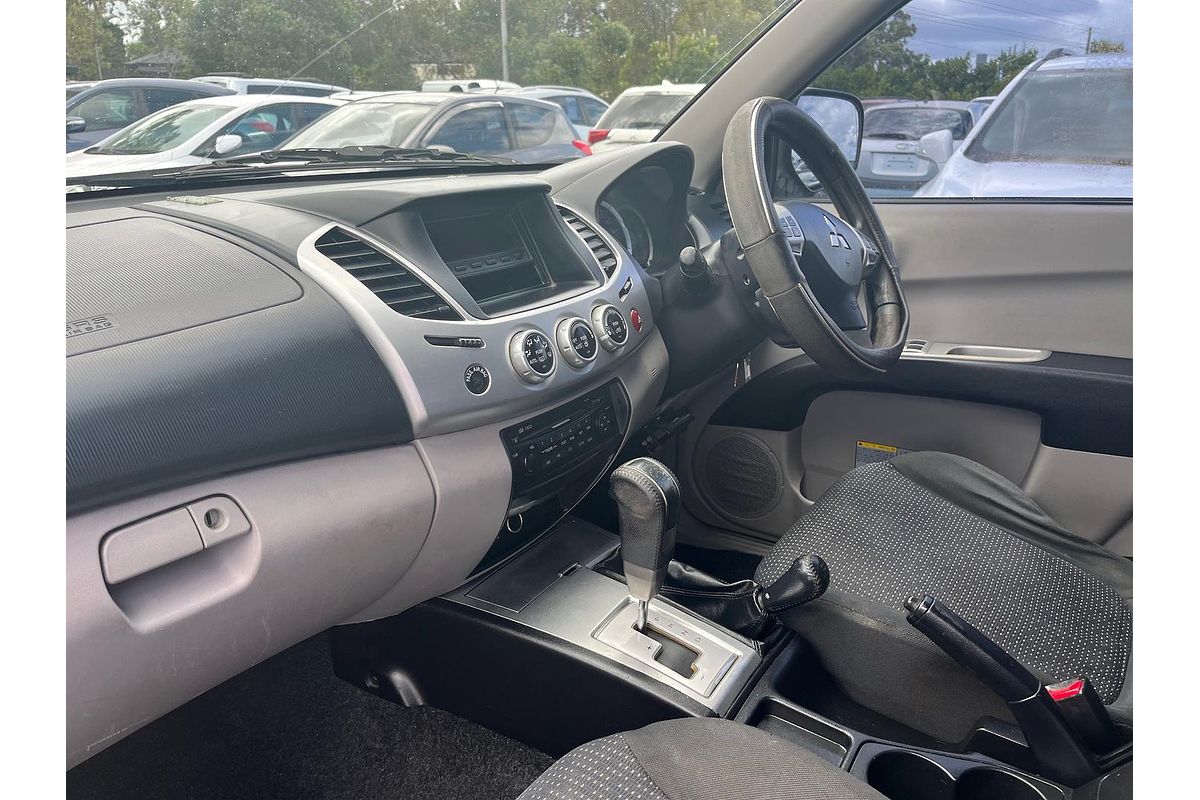 2012 Mitsubishi Triton GLX-R MN 4X4