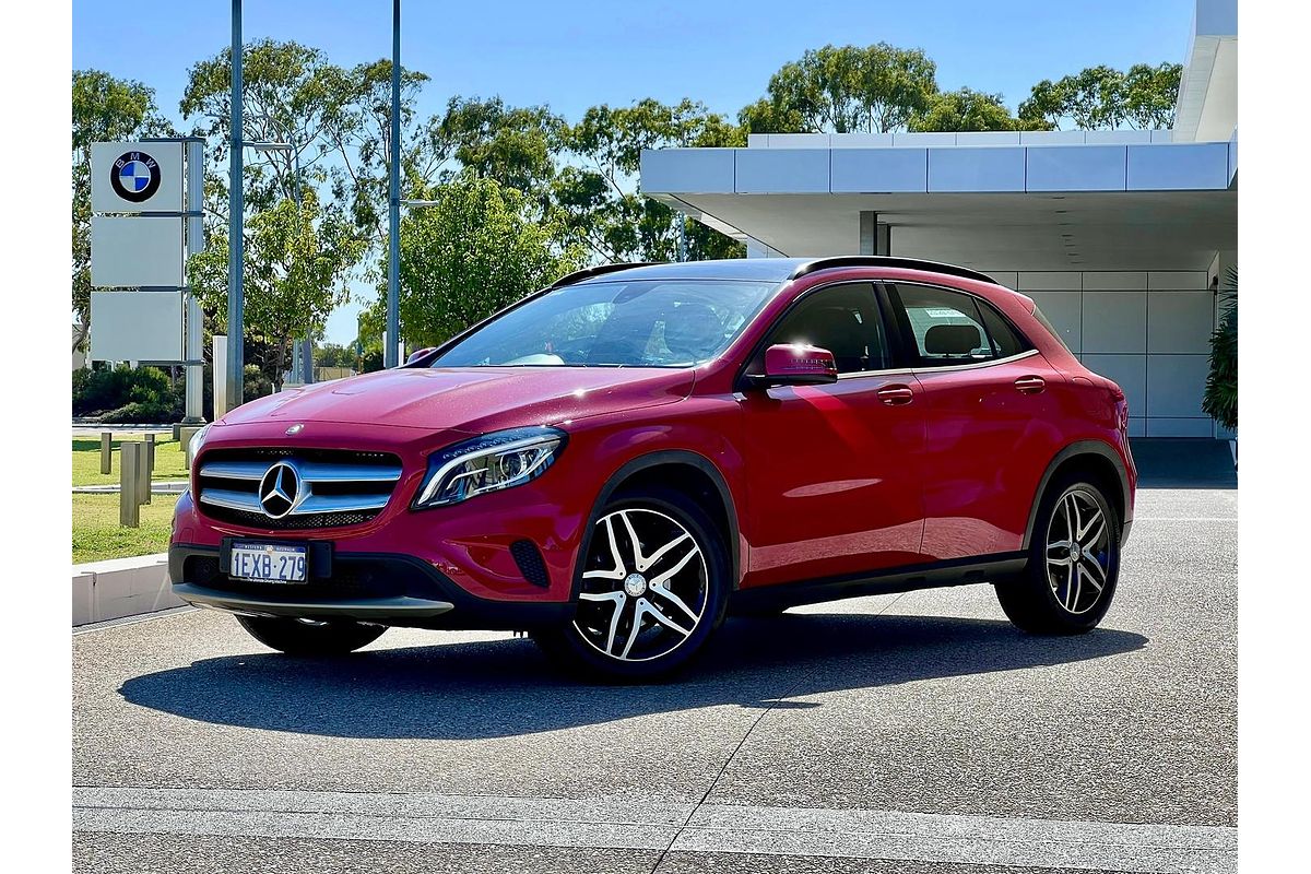 2015 Mercedes-Benz GLA-Class GLA180 X156