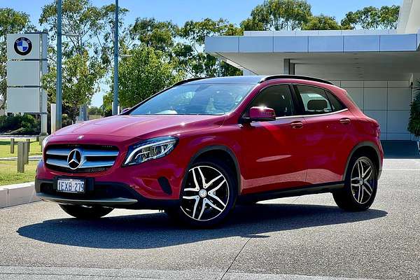 2015 Mercedes-Benz GLA-Class GLA180 X156