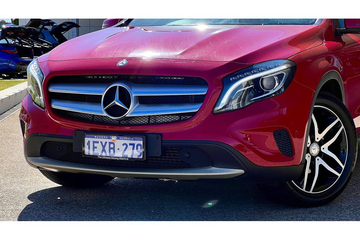 2015 Mercedes-Benz GLA-Class GLA180 X156